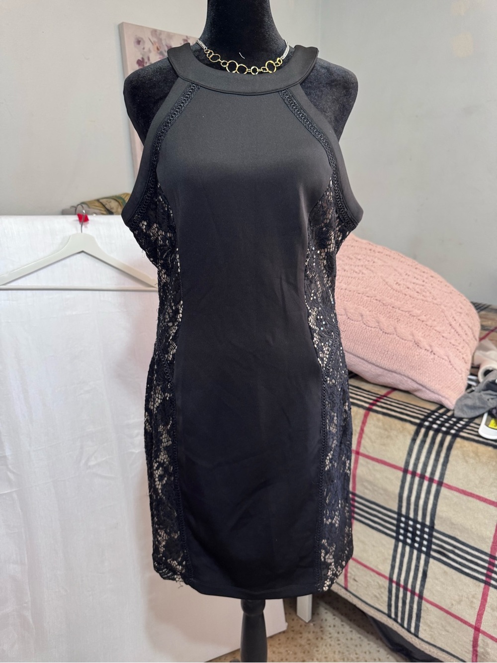 Black Lace-Panel Halter Chemise - Women's Intimates
